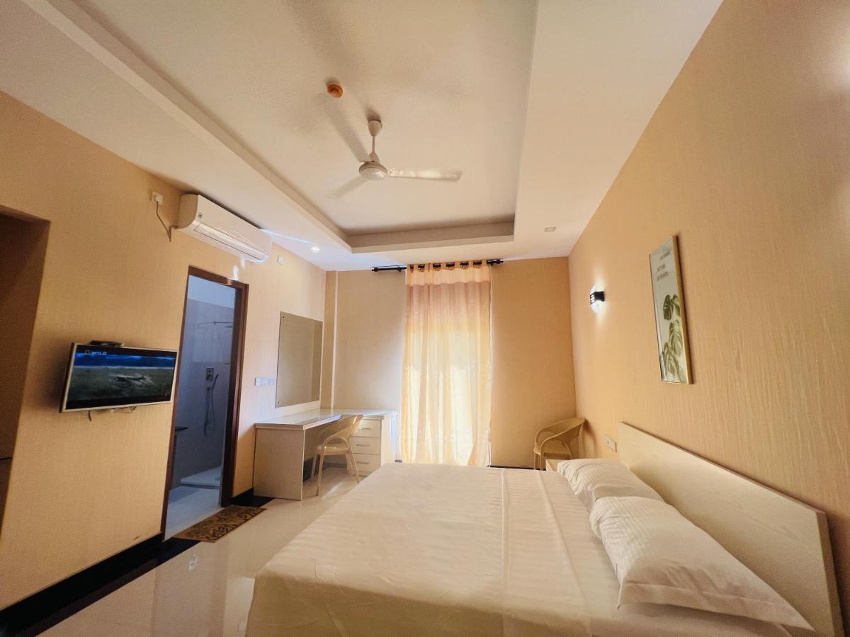 Nilawin Hotels & Resorts Chilaw Exterior photo